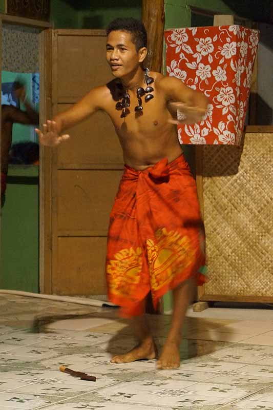 Boy dancing, Fiafia