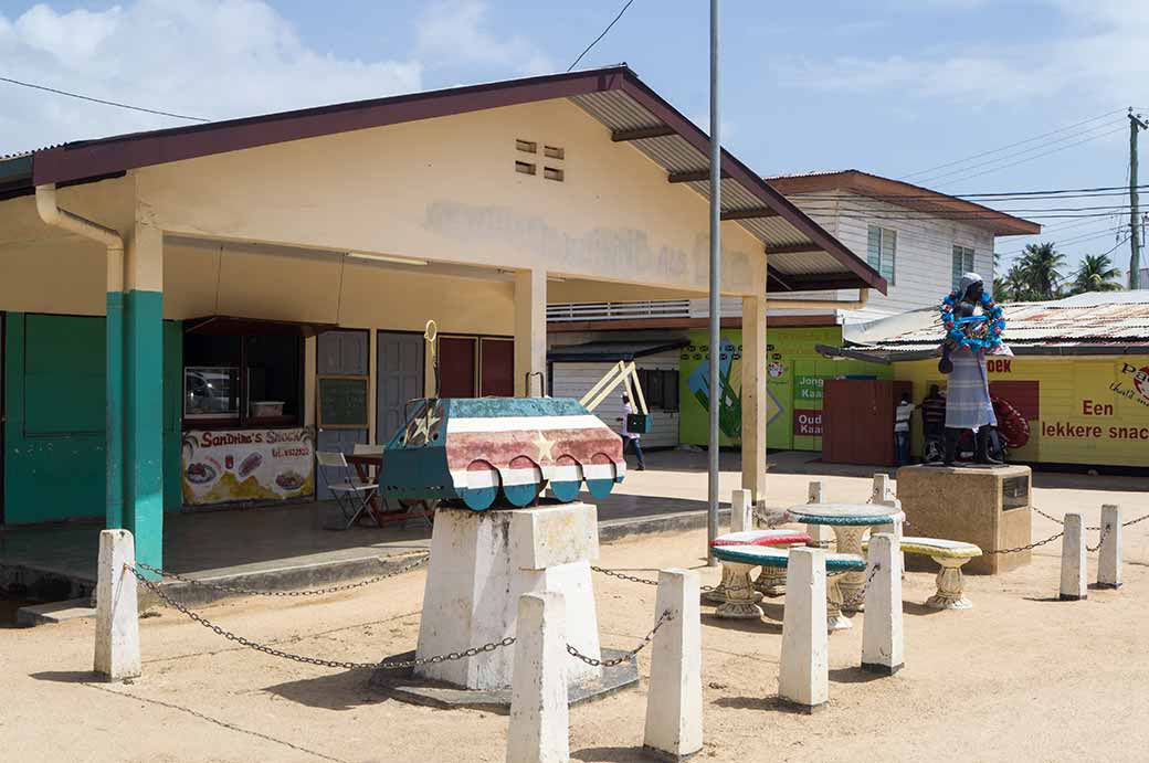 Snack bar, monuments, Totness