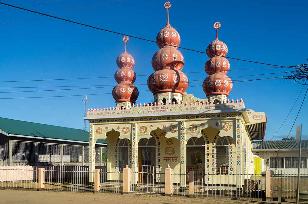 Arya Dewaker temple, Meerzorg