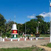 Independence monument, Fort