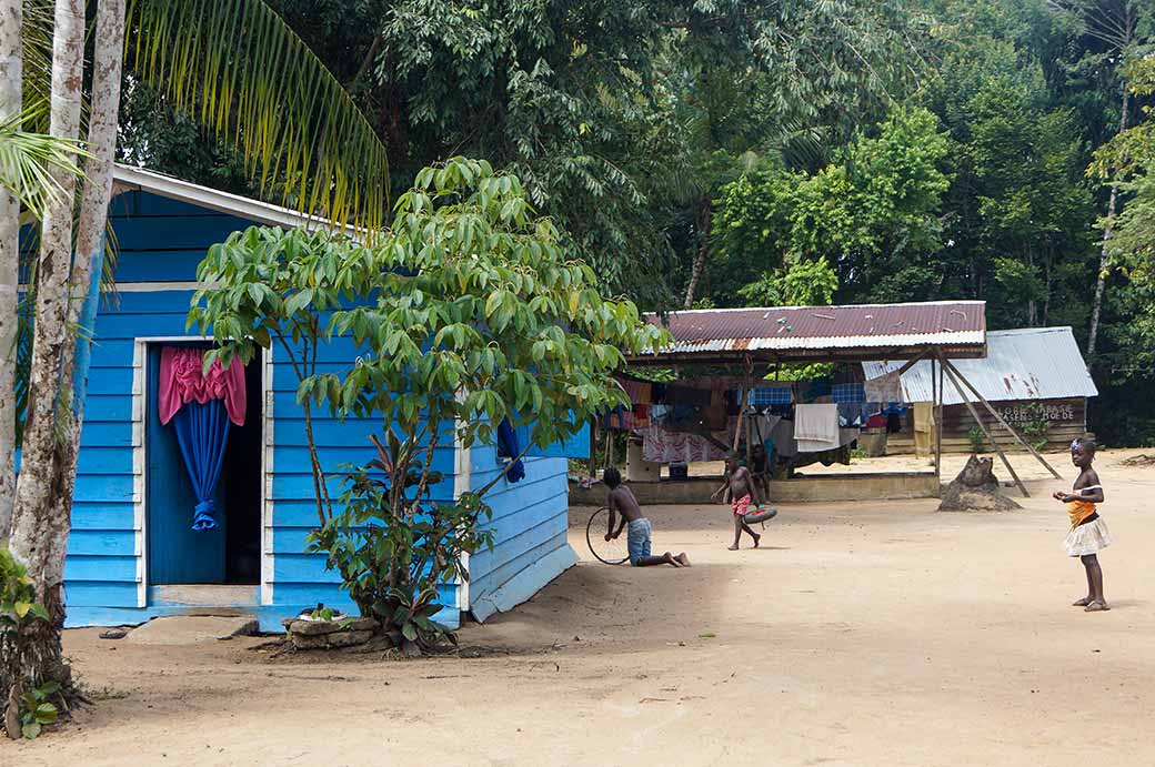 Children playing, Malinka