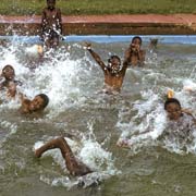 Race in the pool