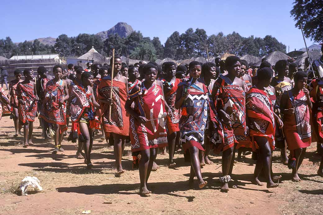 Girls marching | uMcwasho Ceremony | Swaziland | OzOutback