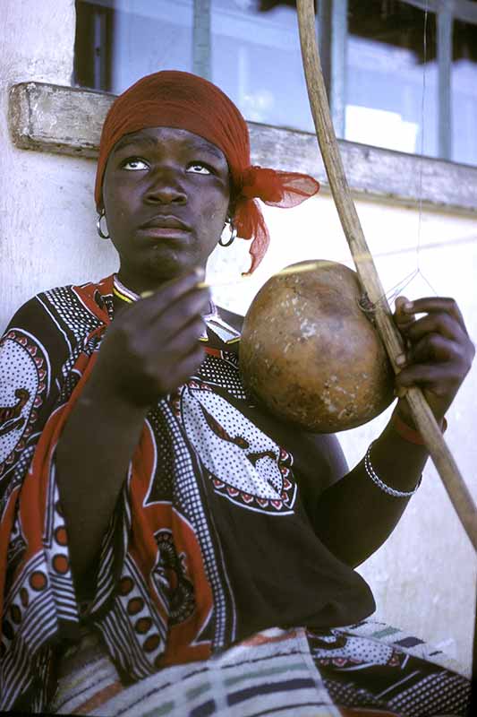 Playing the Makhweyane