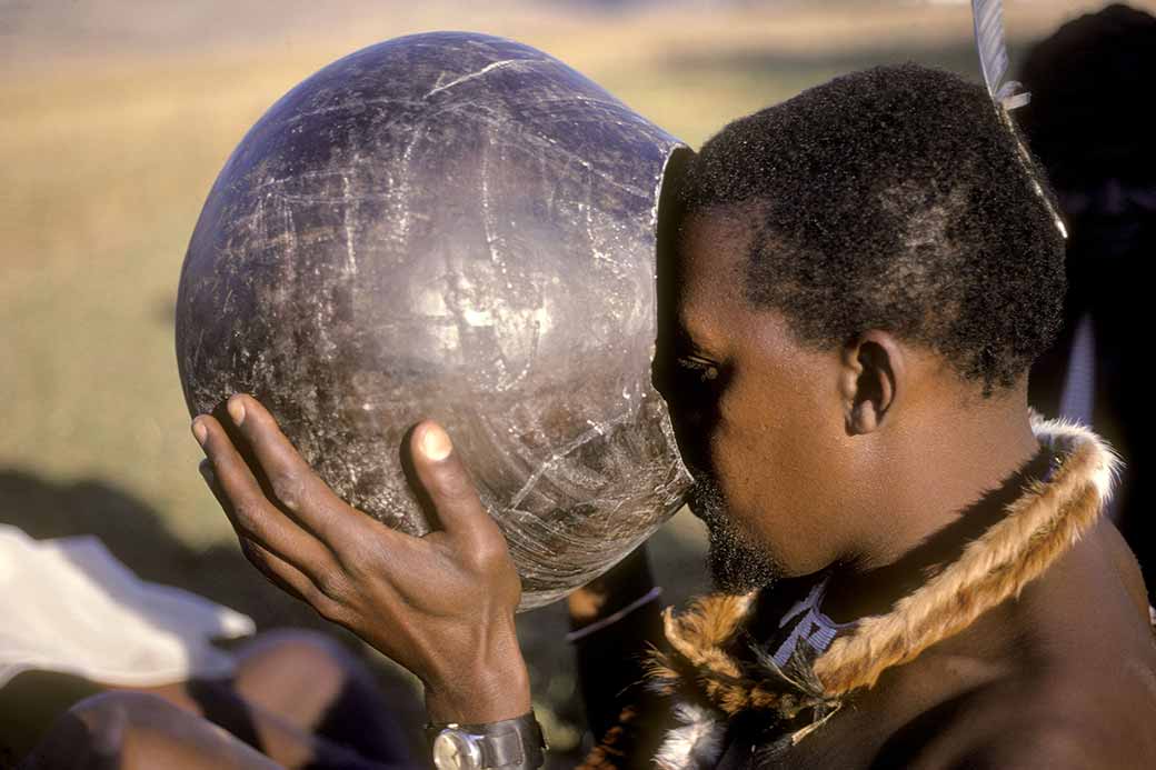 Drinking maize beer