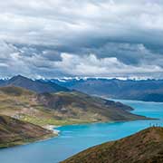 Yamdrok Yumtso lake