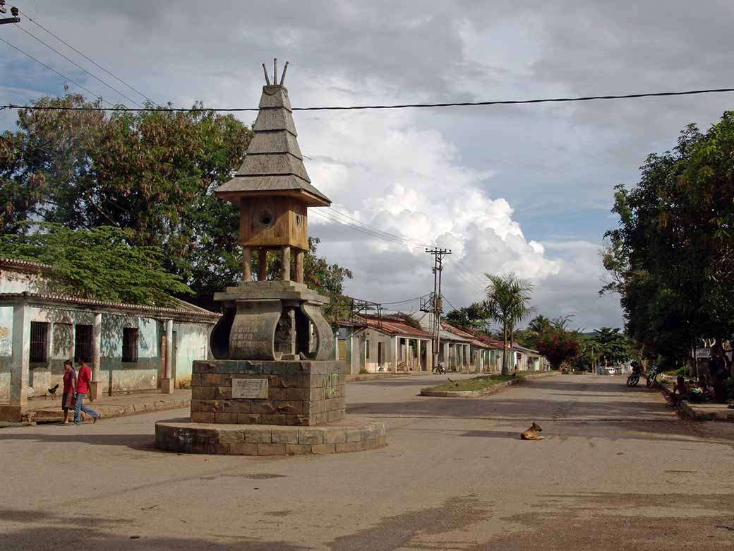 Main street, Lospalos