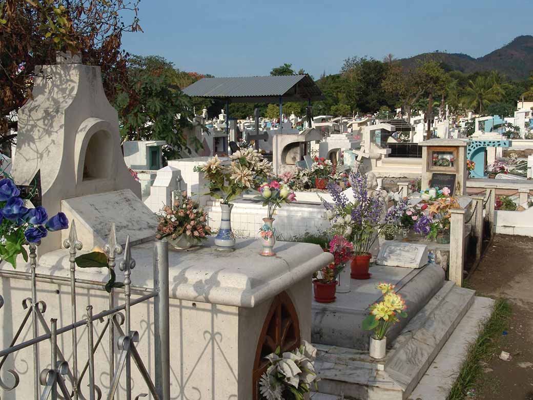 Elaborate graves