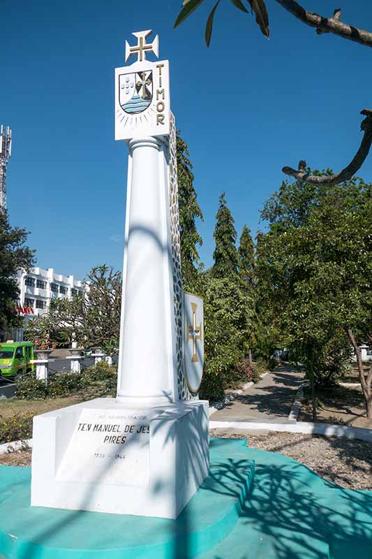 Manuel Jesus Pires monument