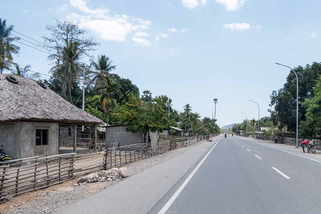 Bitumen road in Tono