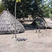 Traditional huts, Pante Macassar