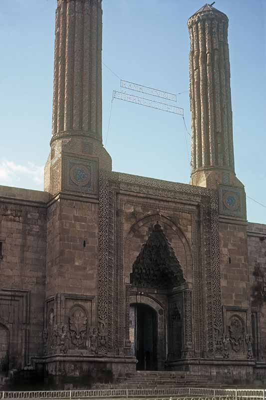 Çifte Minareli Medrese