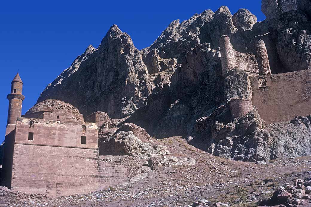 Mosque and fort, Eski Bayazıt