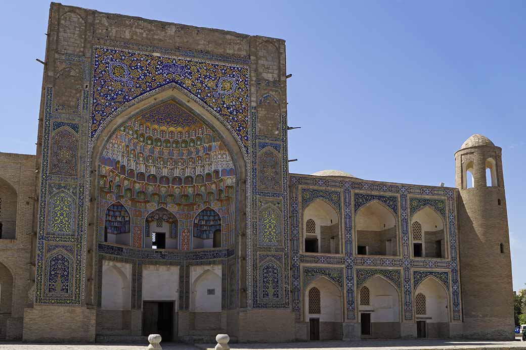 Abdulaziz-Khan Madrasah portal