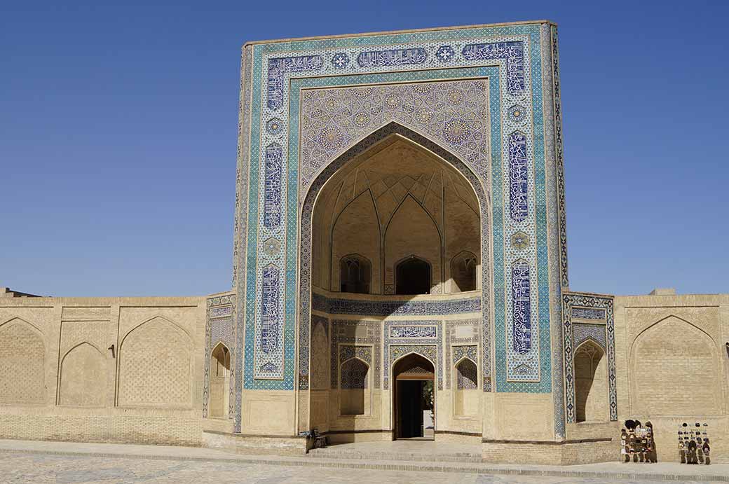 Kalyan Mosque gate