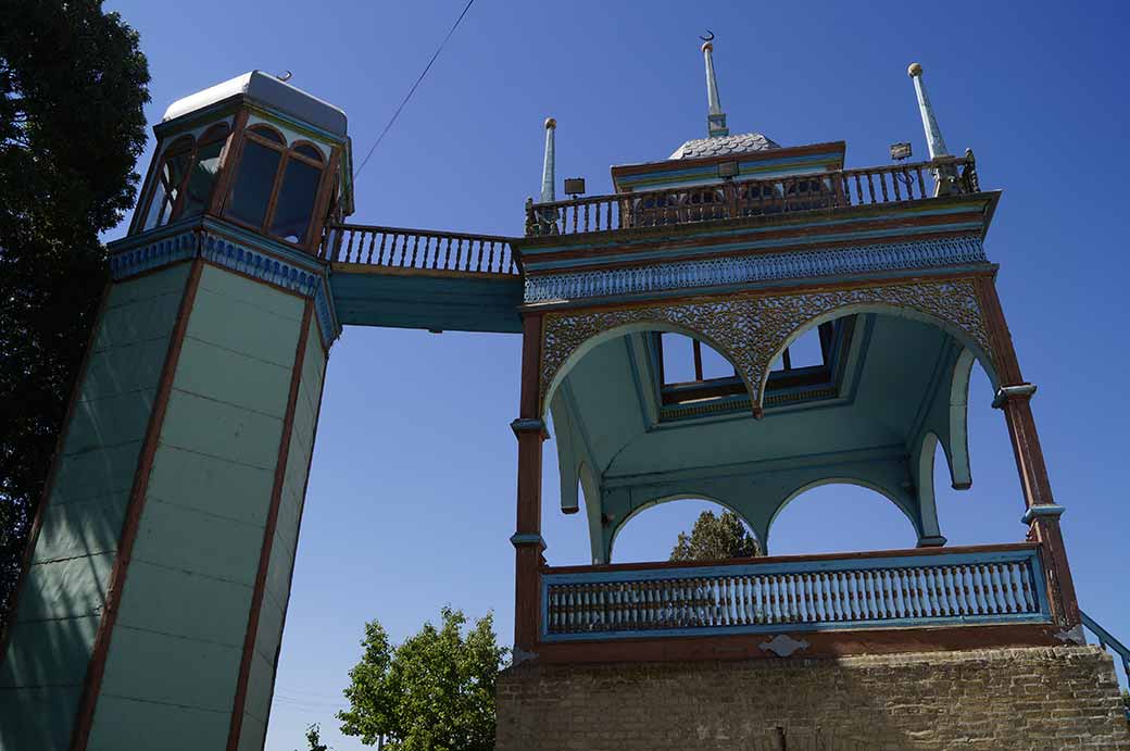 Harem viewing platform