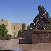 Crying mother monument