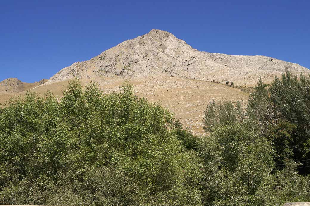 Between Samarkand and Shakhrisabz