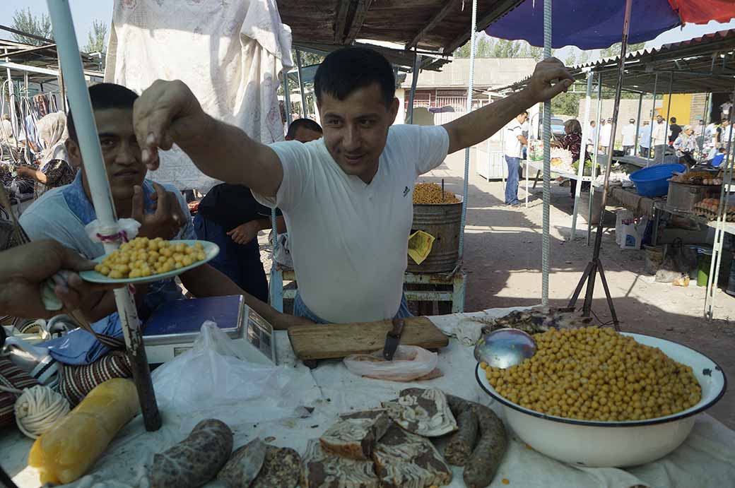 Selling chick peas, Qumtepa bazaar