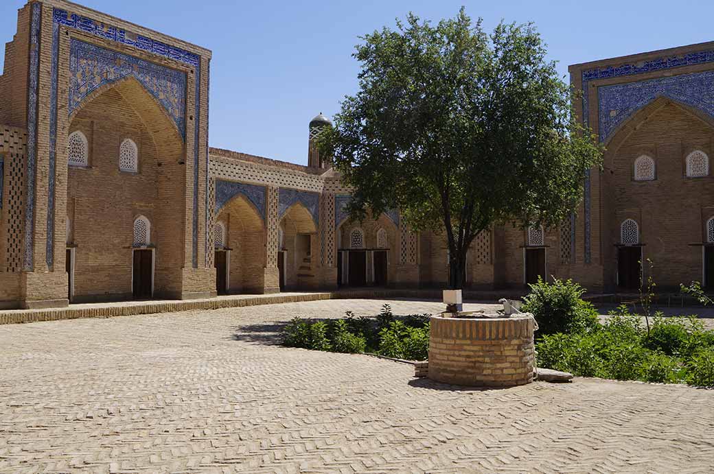 Muhammad Rahim-khan Madrasah