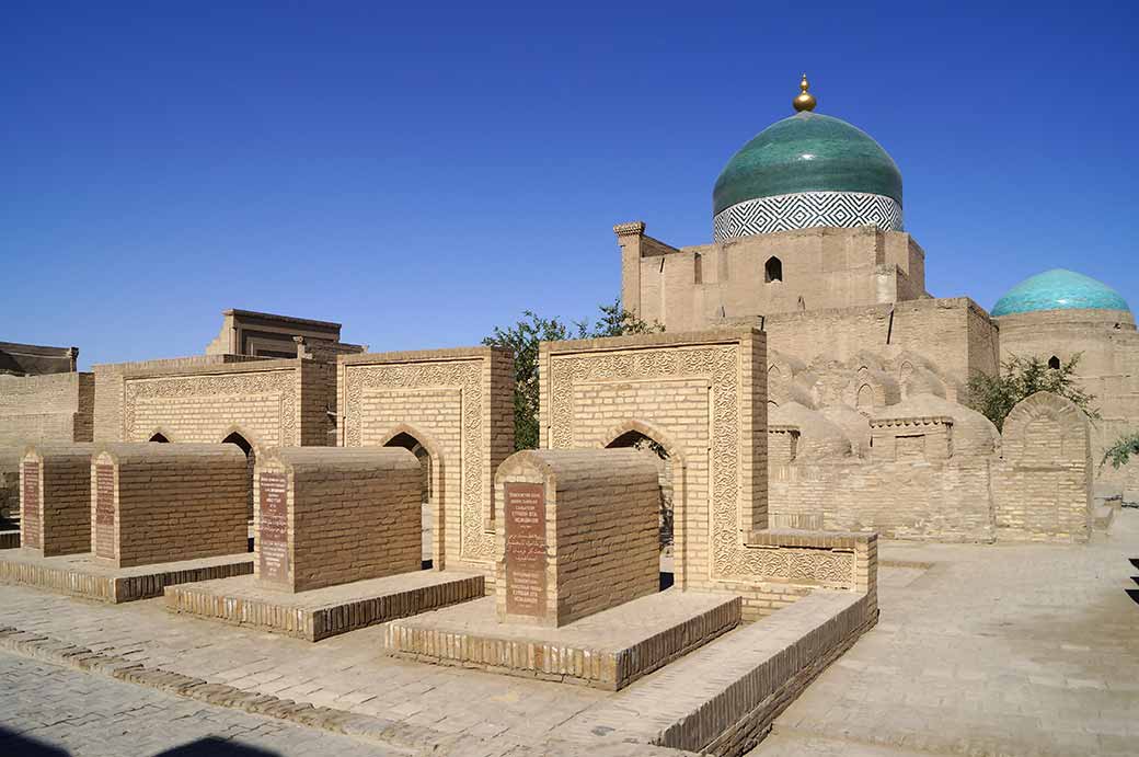 Pahlavan-Mahmud mausoleum