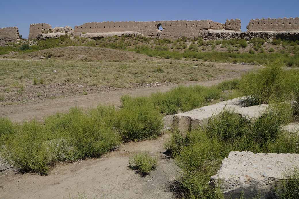 Dishan Qala city wall