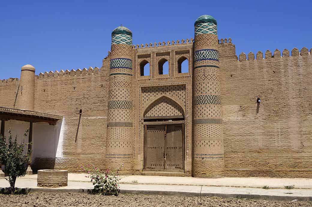 Wall and gate, Nurullaboy Saroyi