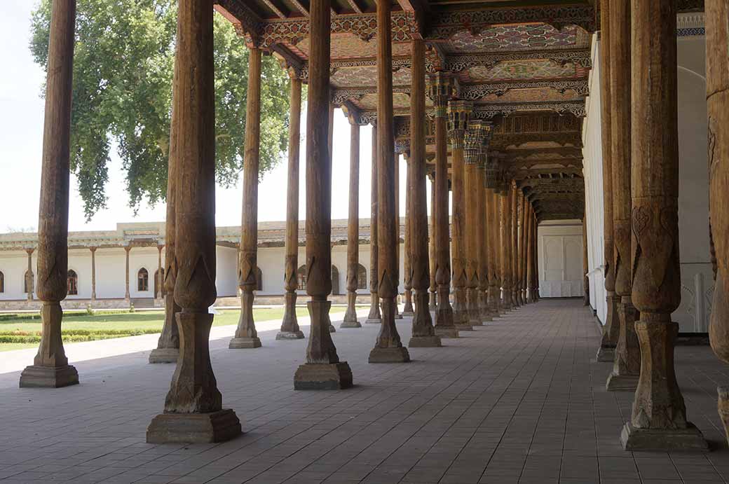 Jami Mosque portico