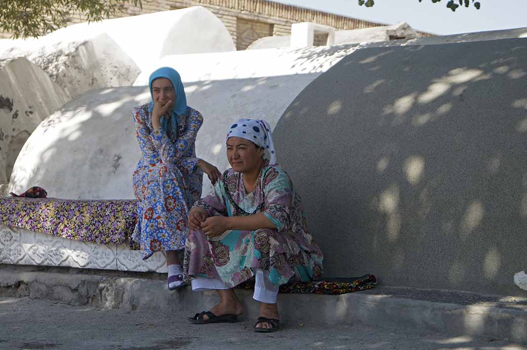 Women at the tombs