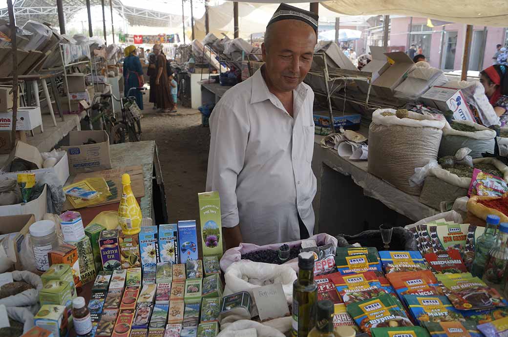 Selling medicines, Qumtepa bazaar