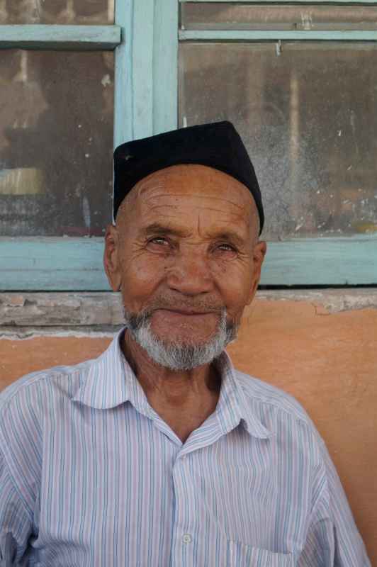 Friendly Uzbek man, Marg'ilon