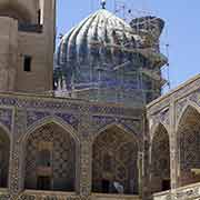 Sher-Dor Madrasah courtyard